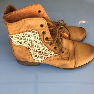 Steve Madden lace boots